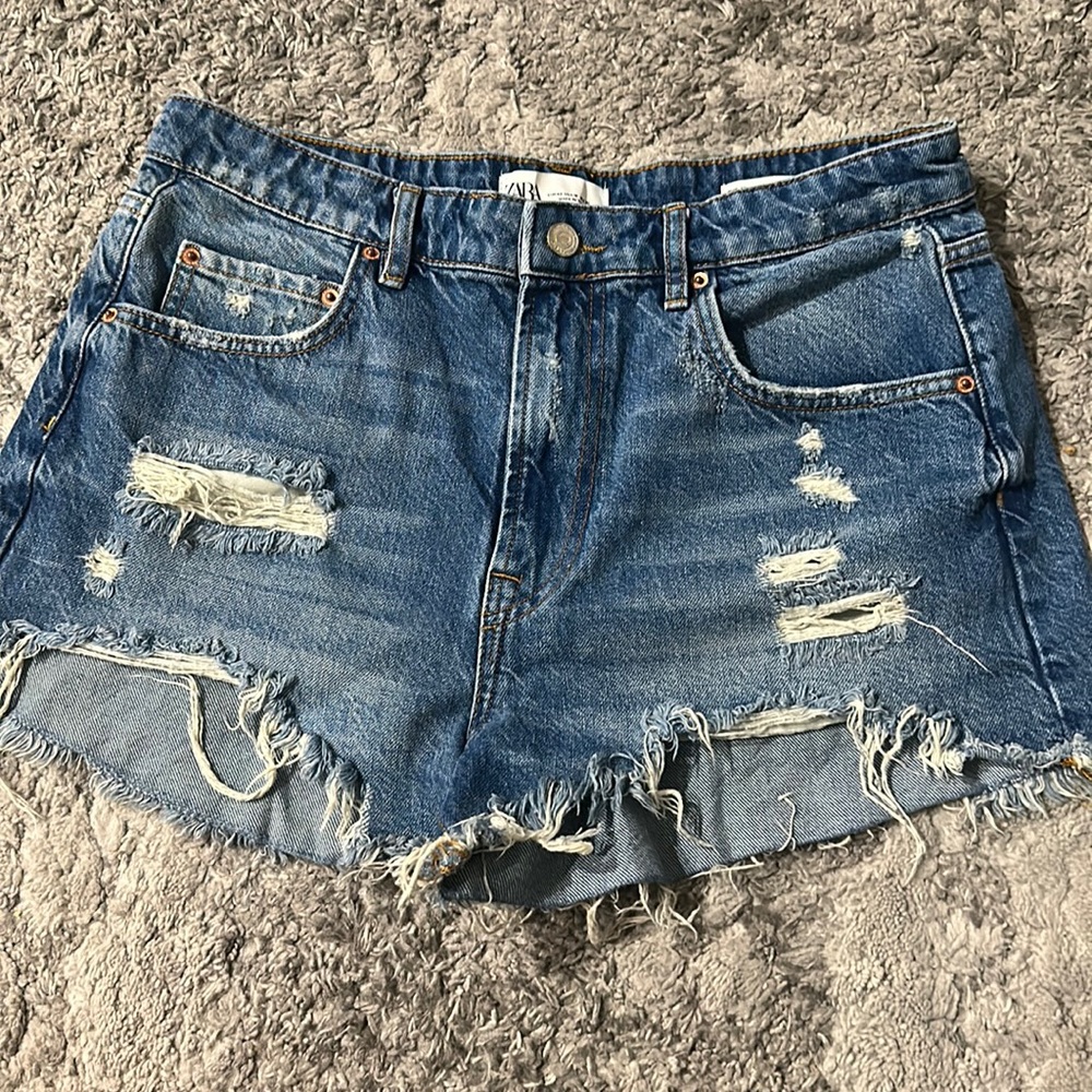 ZARA HIGH WAISTED SHORTS
